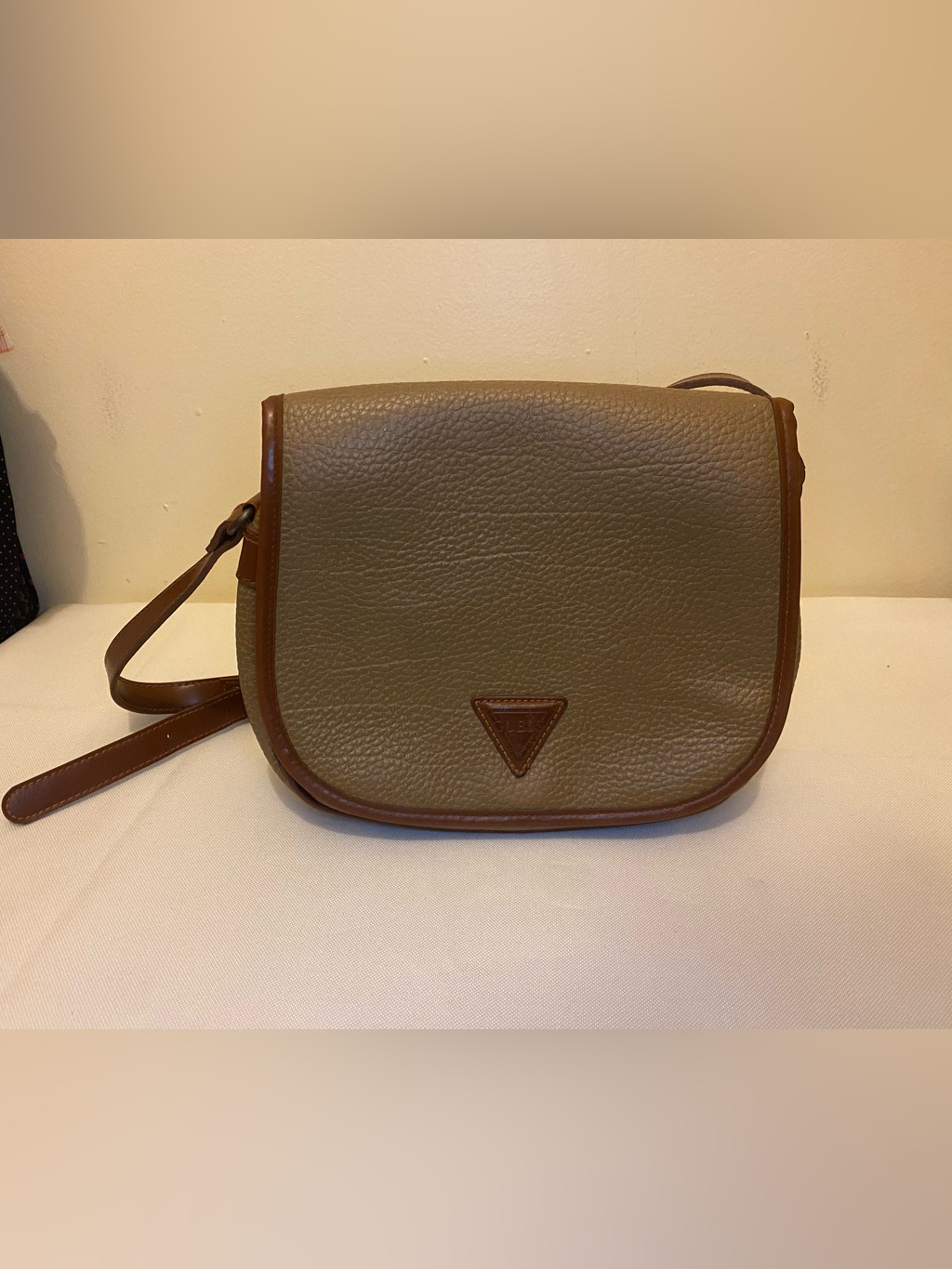 Vintage Guess Taupe And Brown Pebbled Leather Crossbody